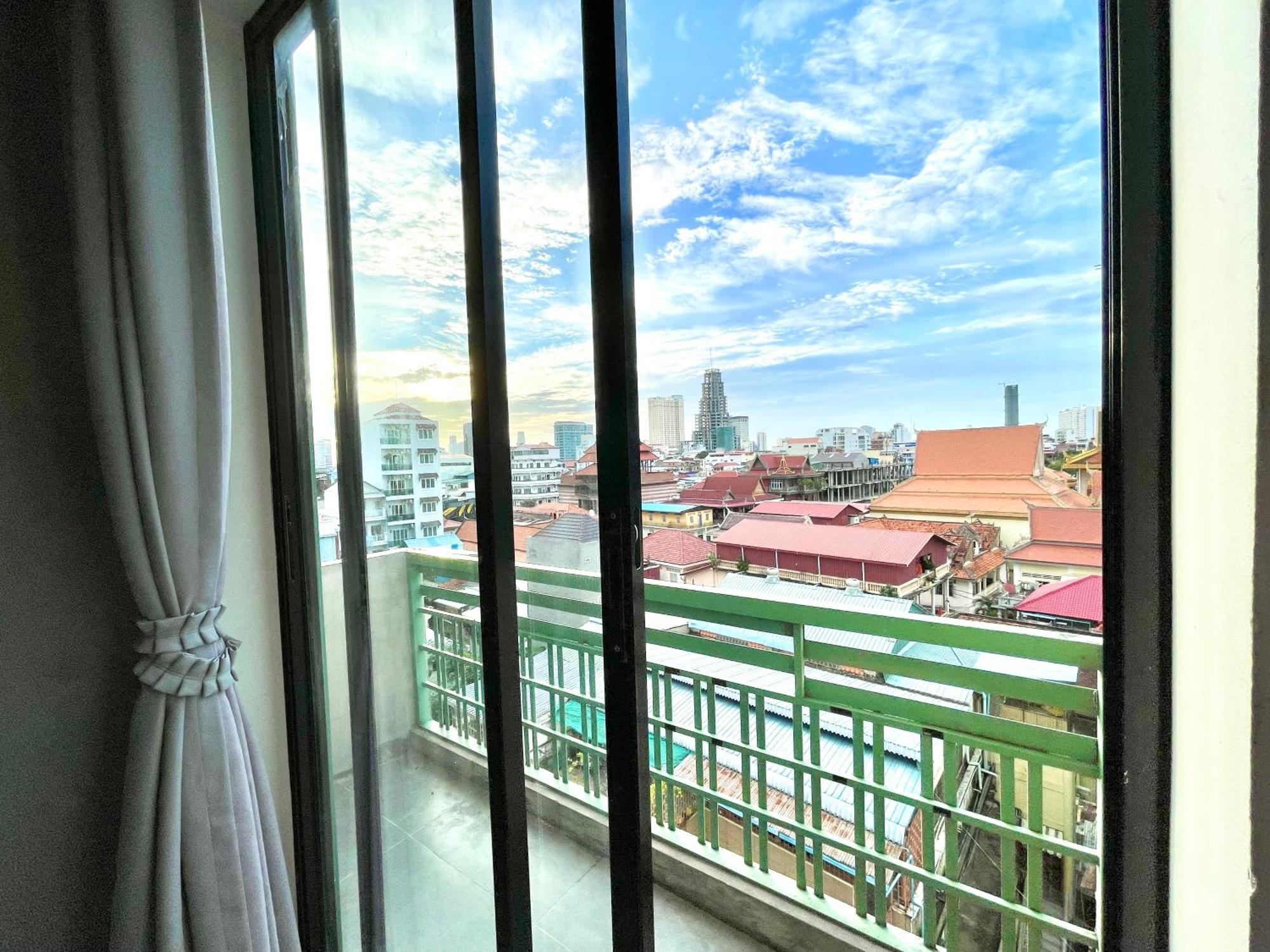 Sky Apartments Riverside - 50M To Royal Palace Phnom Penh Luaran gambar