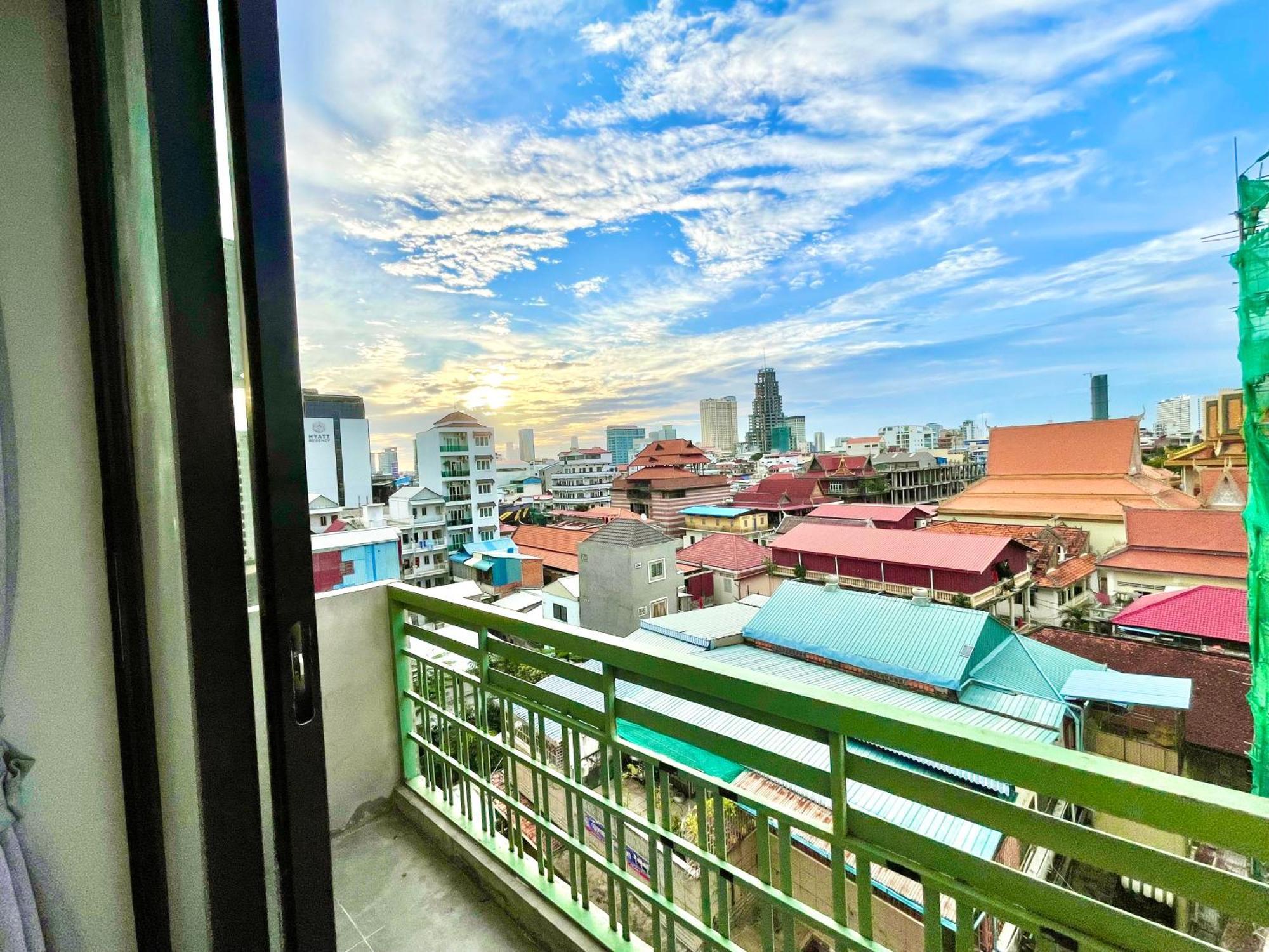 Sky Apartments Riverside - 50M To Royal Palace Phnom Penh Luaran gambar