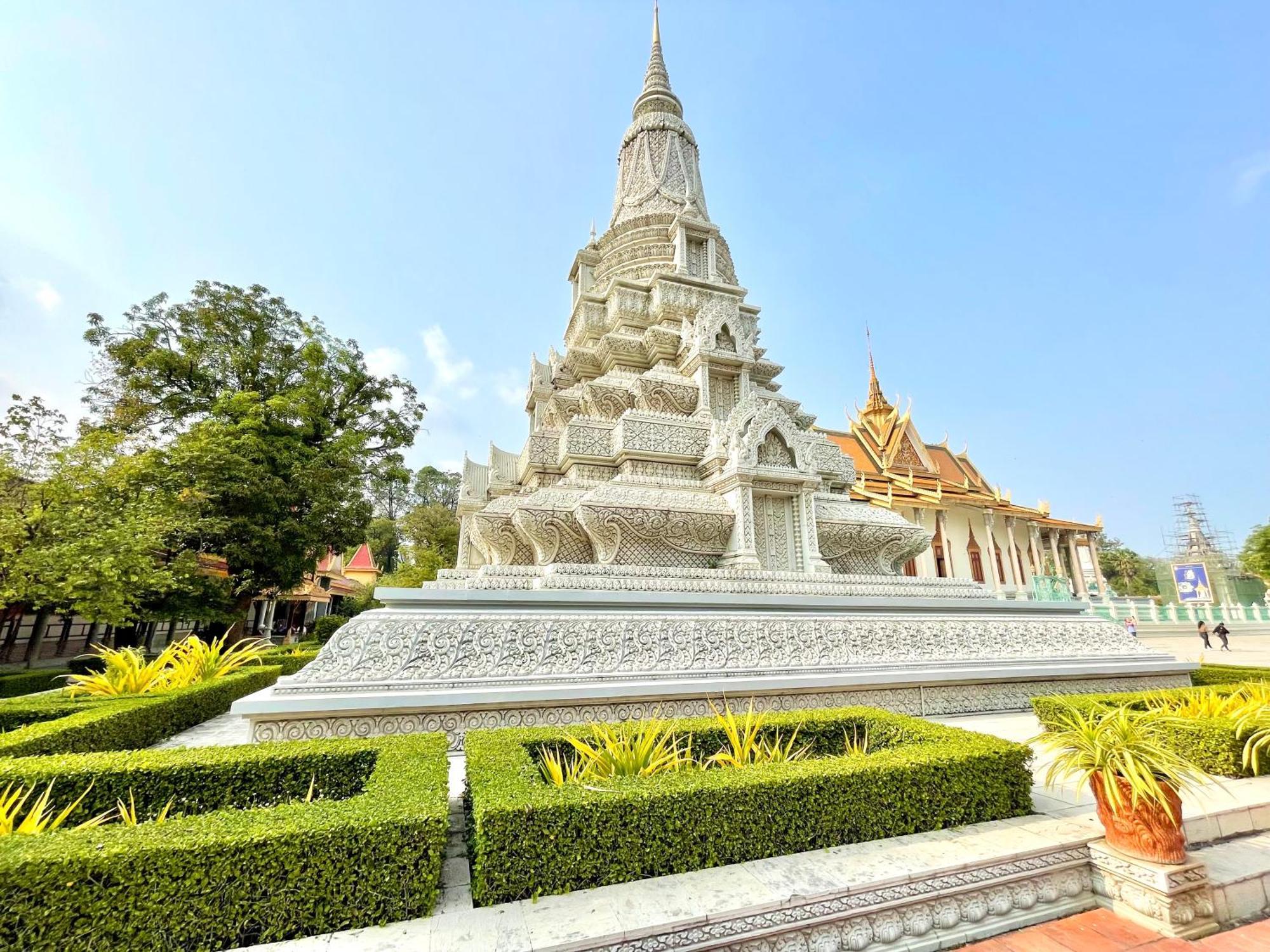 Sky Apartments Riverside - 50M To Royal Palace Phnom Penh Luaran gambar