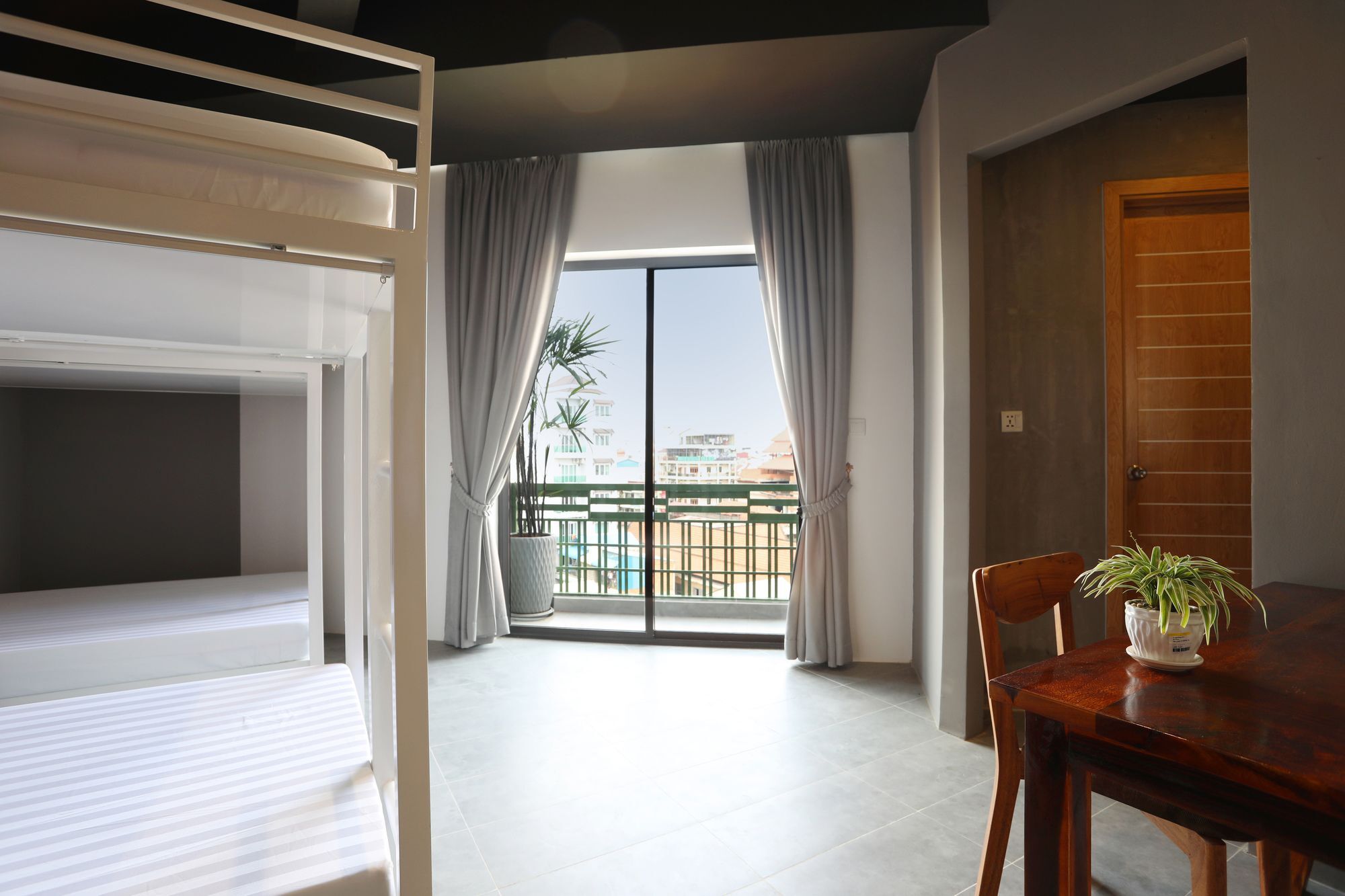 Sky Apartments Riverside - 50M To Royal Palace Phnom Penh Luaran gambar